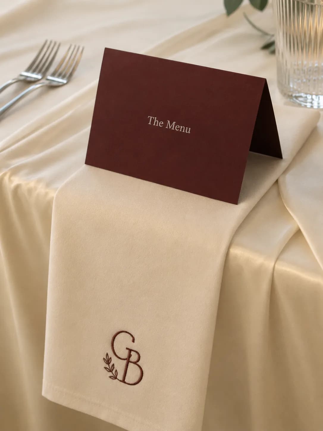 Broderie serviette de table mariage Paris — Paris Broderie