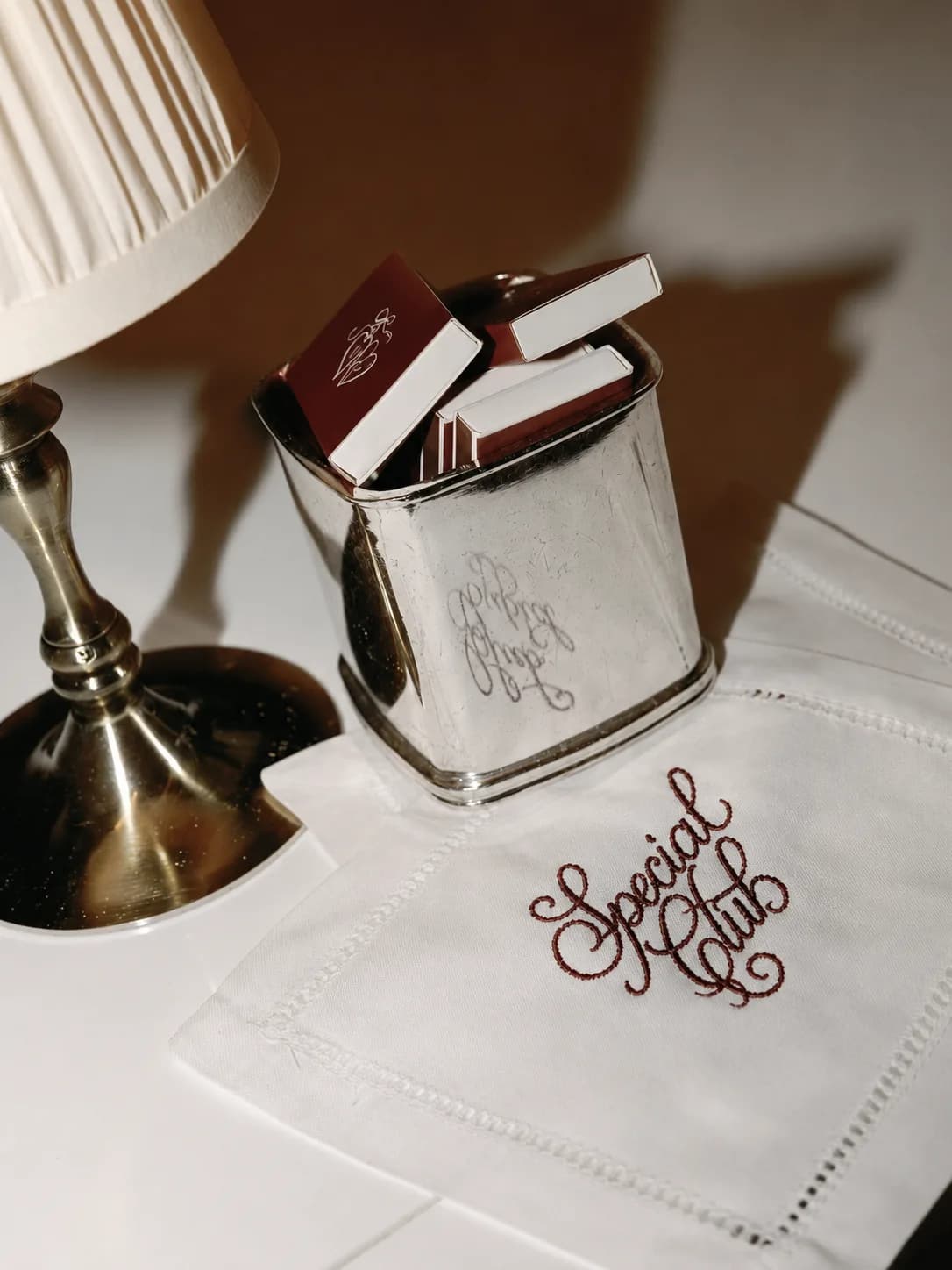 Serviette mariage brodée Paris — Paris Broderie